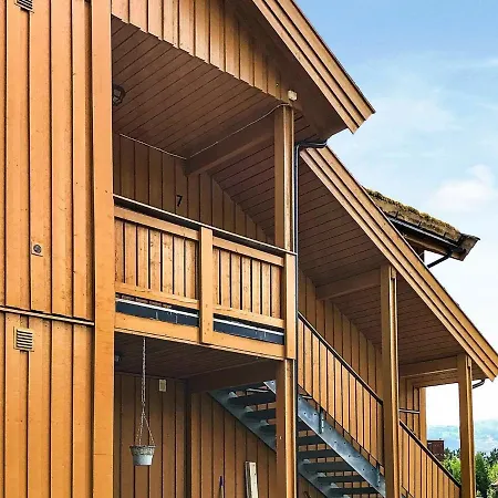 8 Person In * 斯屈勒斯塔穆